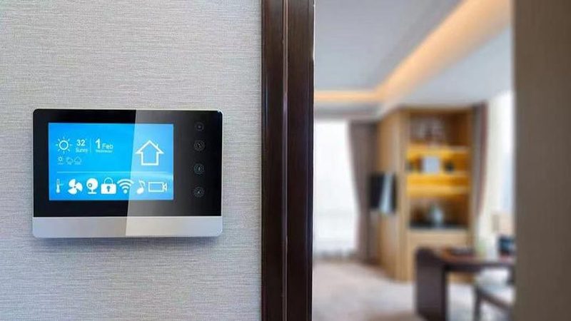以下是一些在影音室装修领域具有较高知名度和良好口碑的品牌：